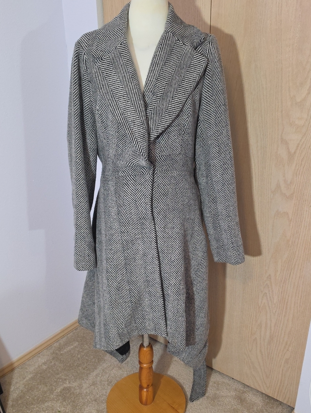 Ryu Women's Herringbone Trench Coat - Black and White